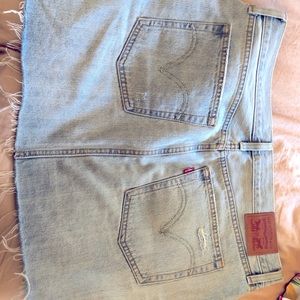 Levi’s Denim Skirt - Sz 32